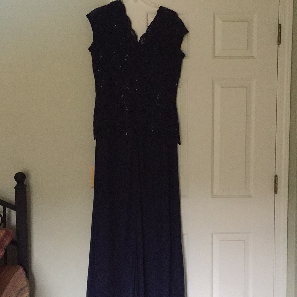 Dress - Picture 5 of 5